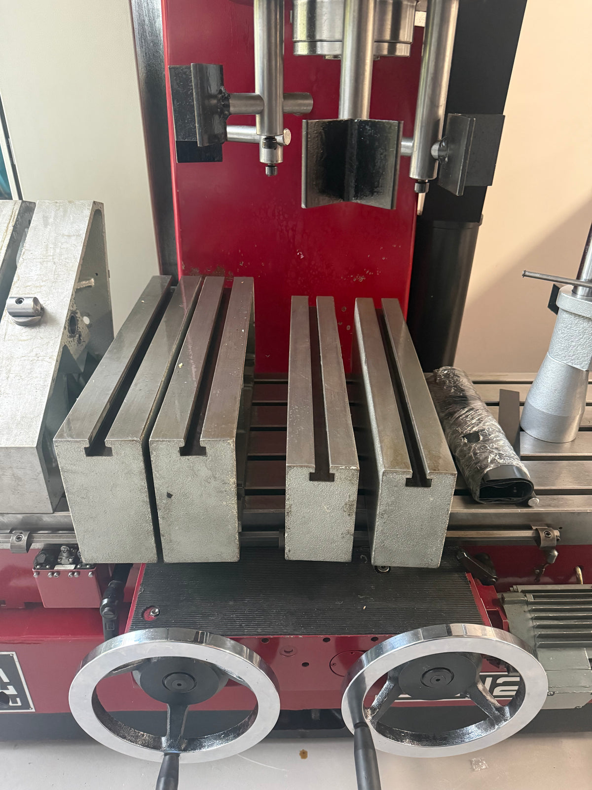 AMC-SCHOU Cylinder Boring & Milling Machine CM-1200V - Occasion