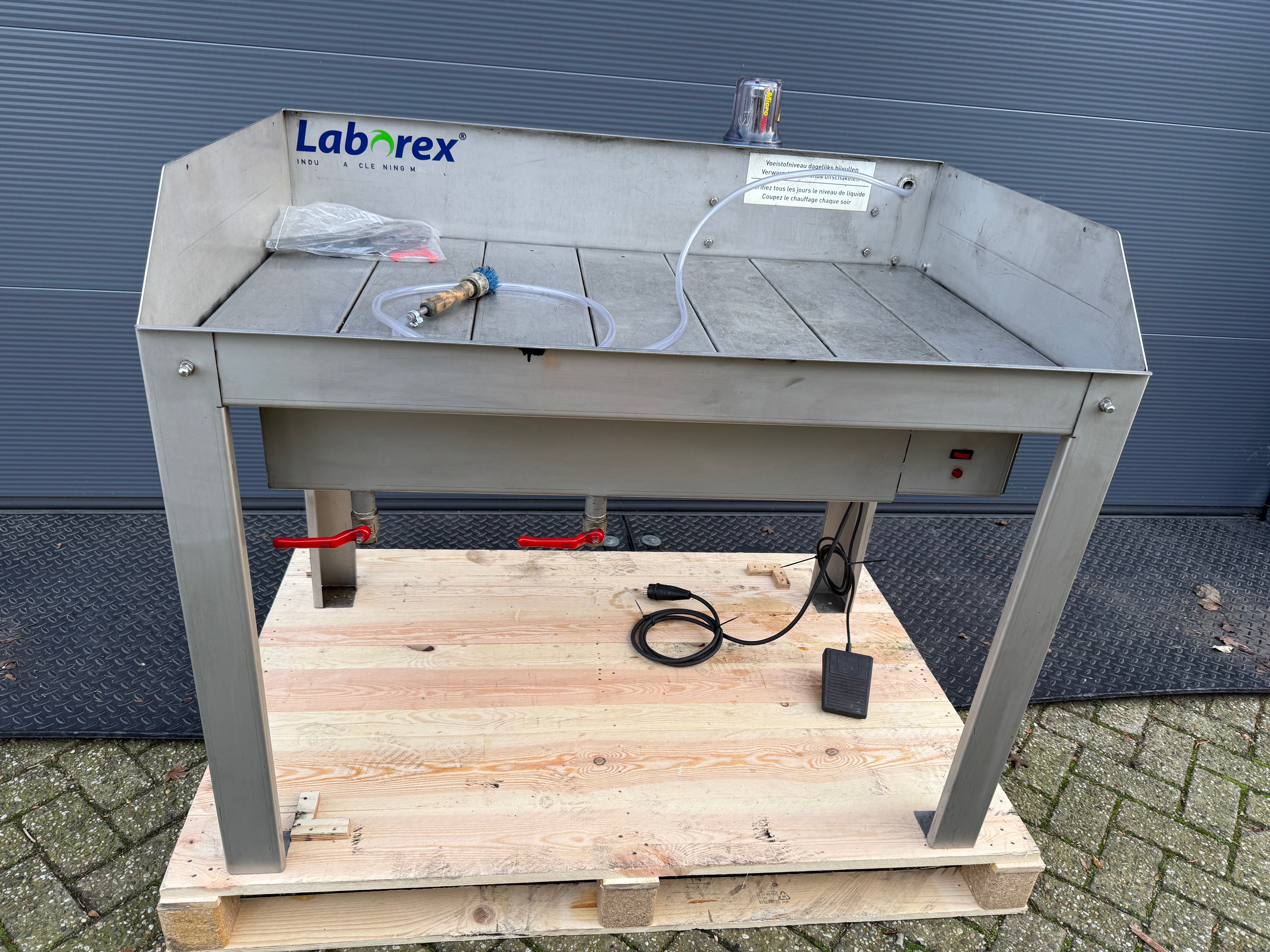 LABOREX 1240 Cleaningtable (NOS)