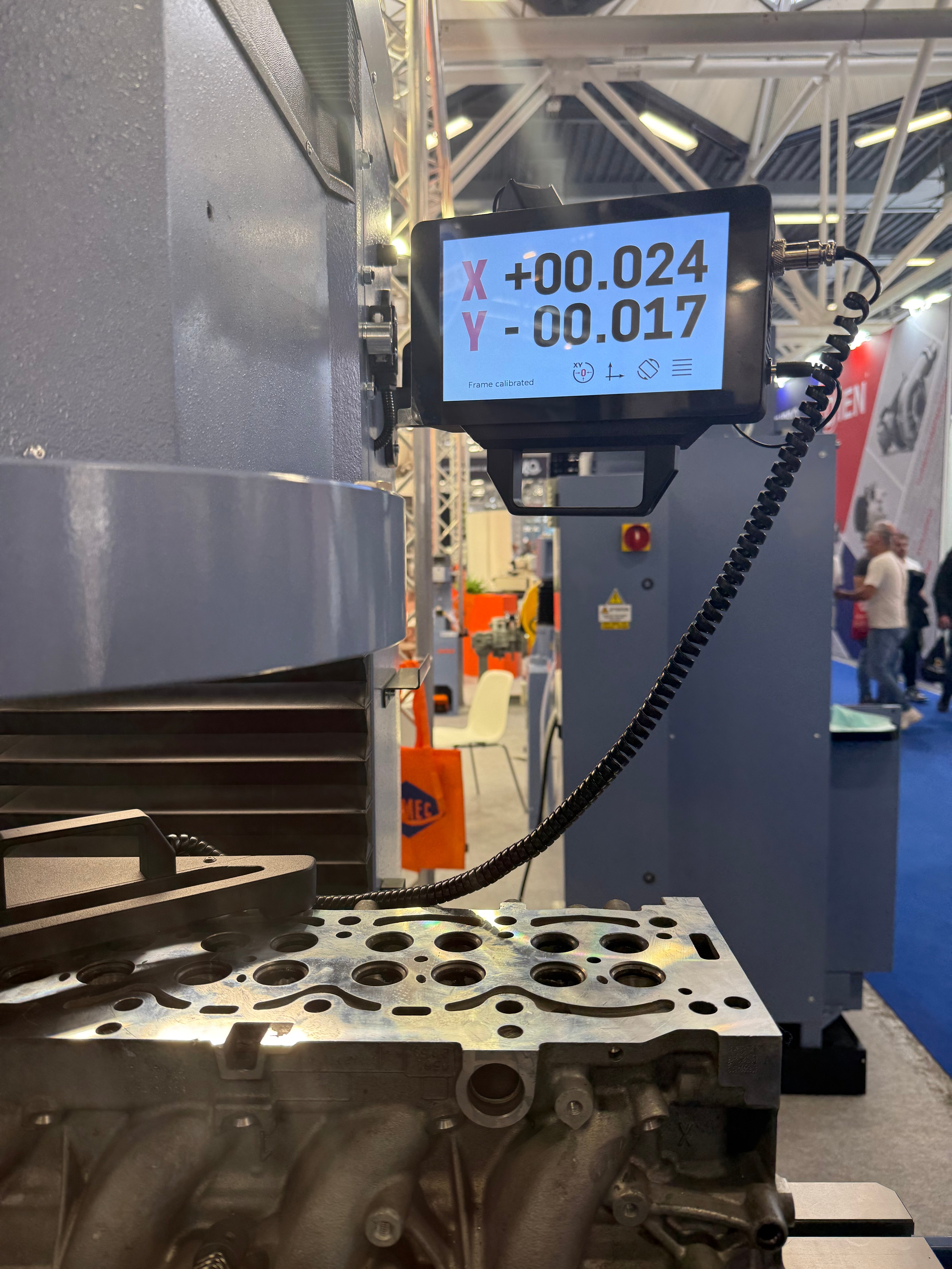 COMEC PV0535 Dual Axis Manual leveling table