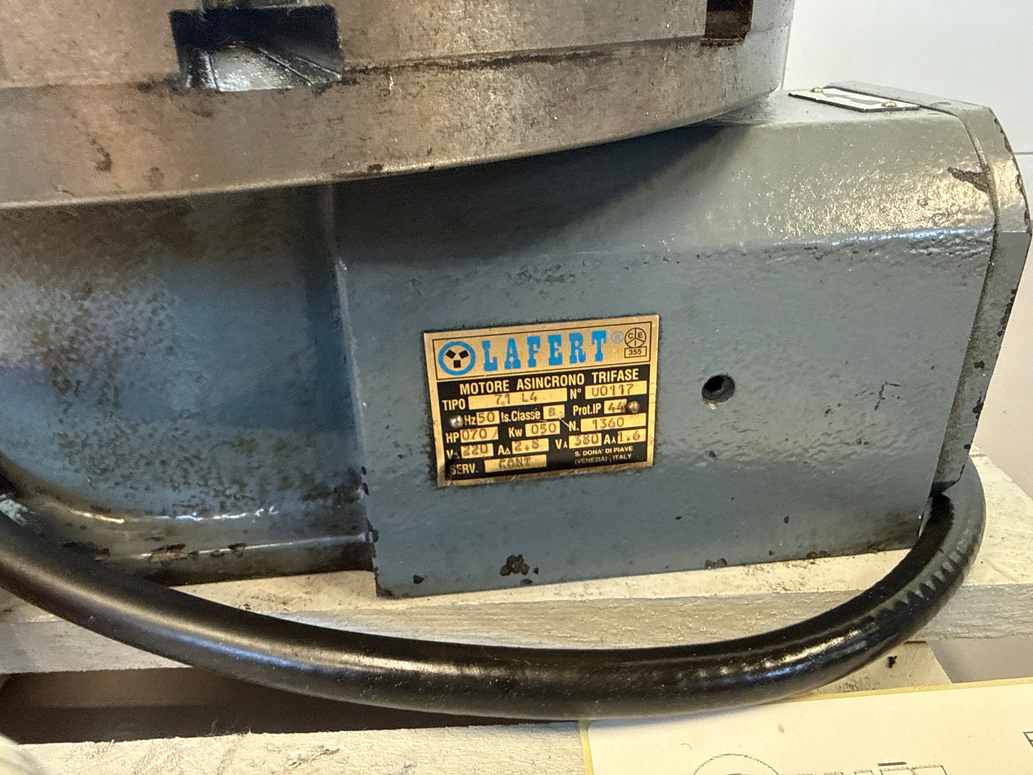 Motor driven rotary table