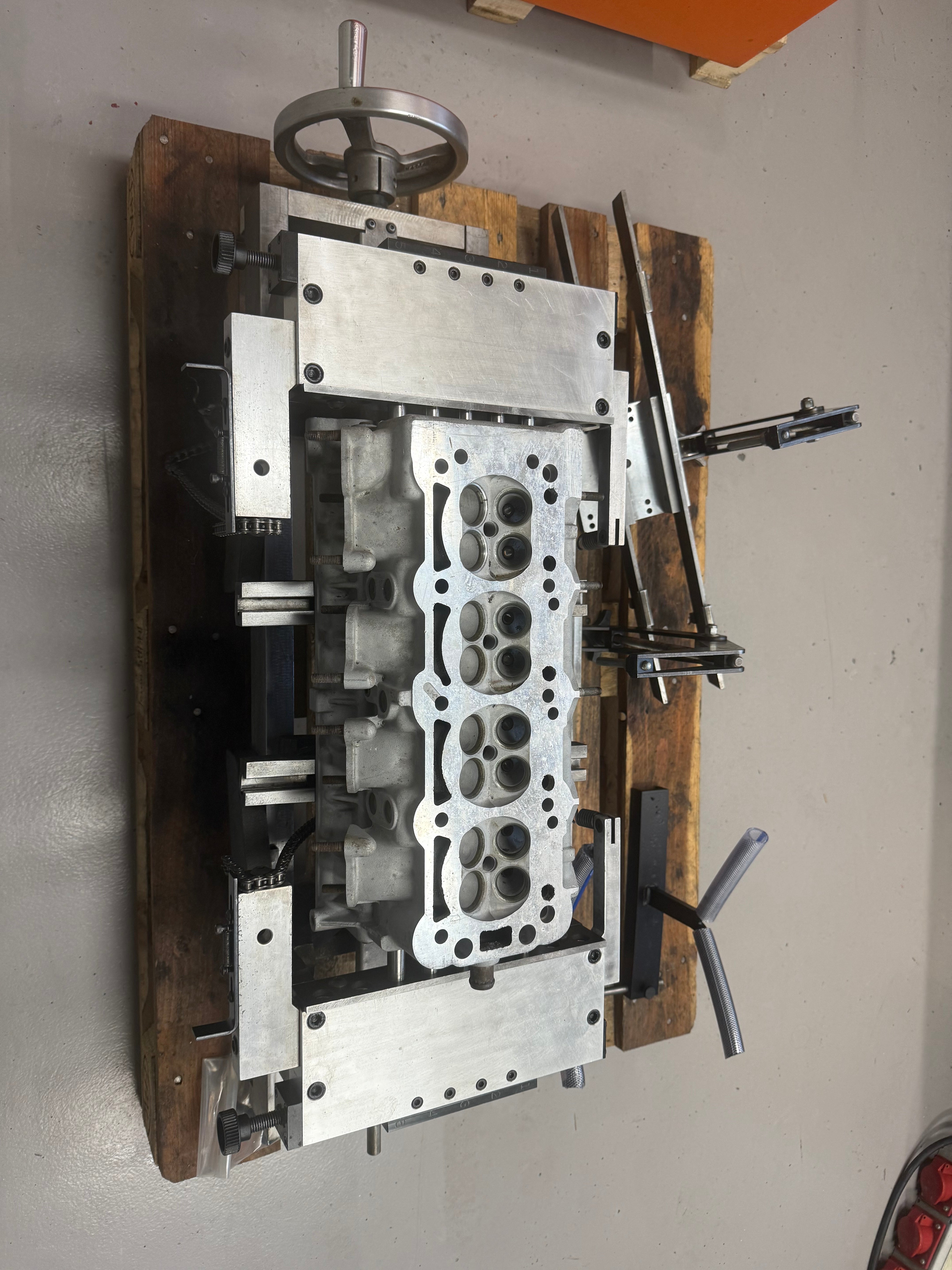 DSF hydraulic clamping fixture