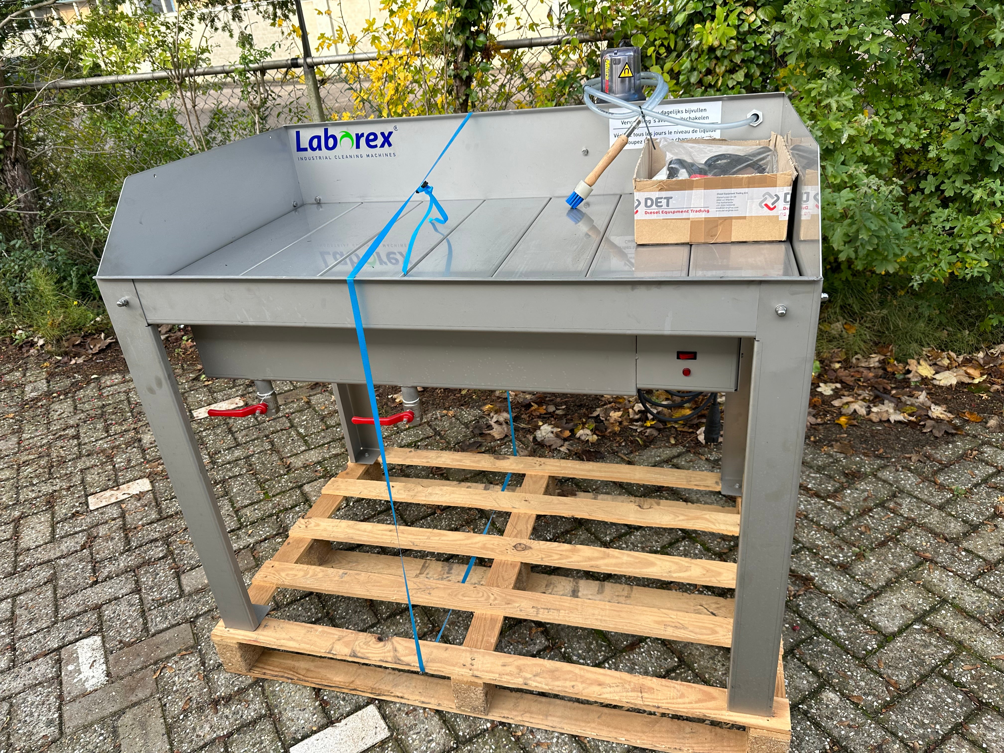 LABOREX 1240 Cleaningtable (NOS)