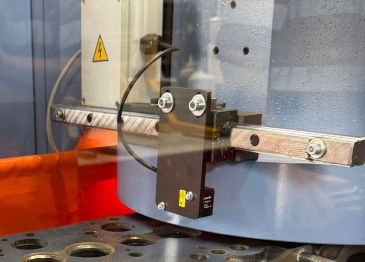 COMEC laser dwarsverplaatsing tbv RP1400CNC