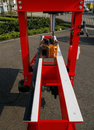 PME hydraulic valve guide press