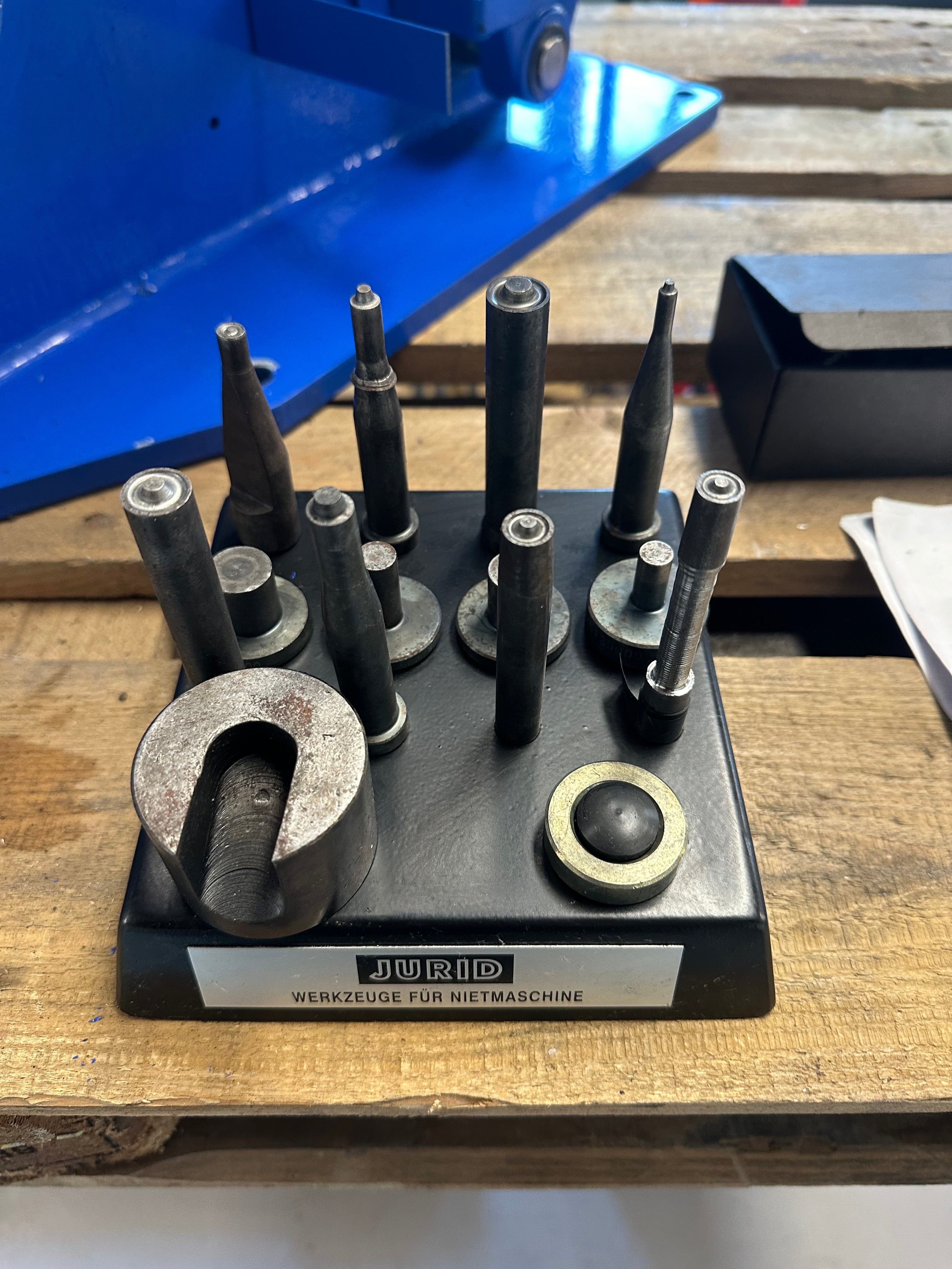 Jurid Riveting Press