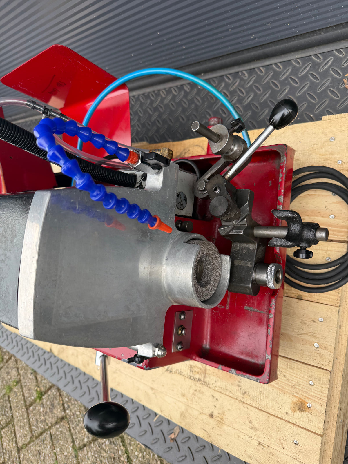 KWIK-WAY valve refacer type SVSII occasion red