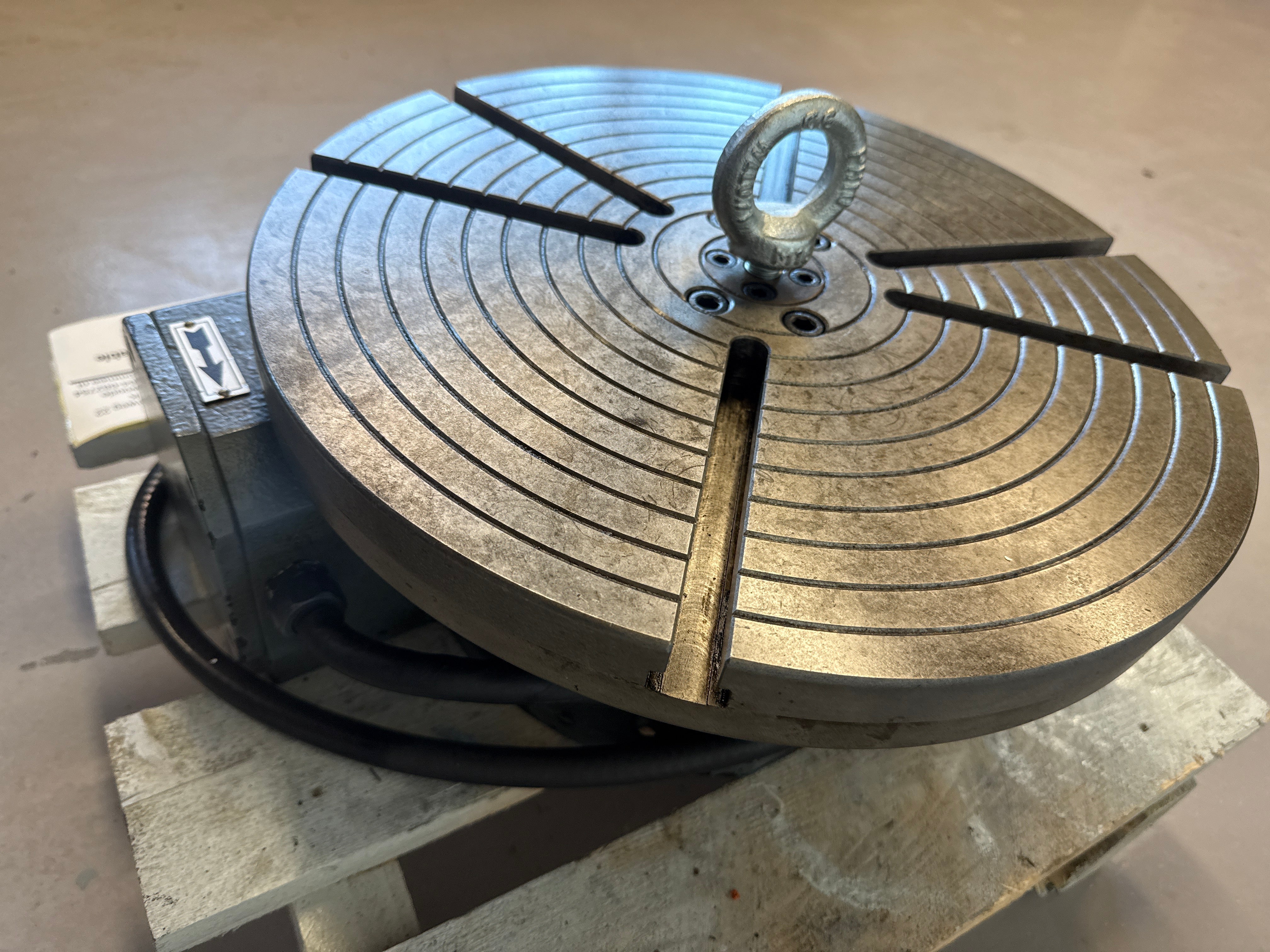 Motor driven rotary table