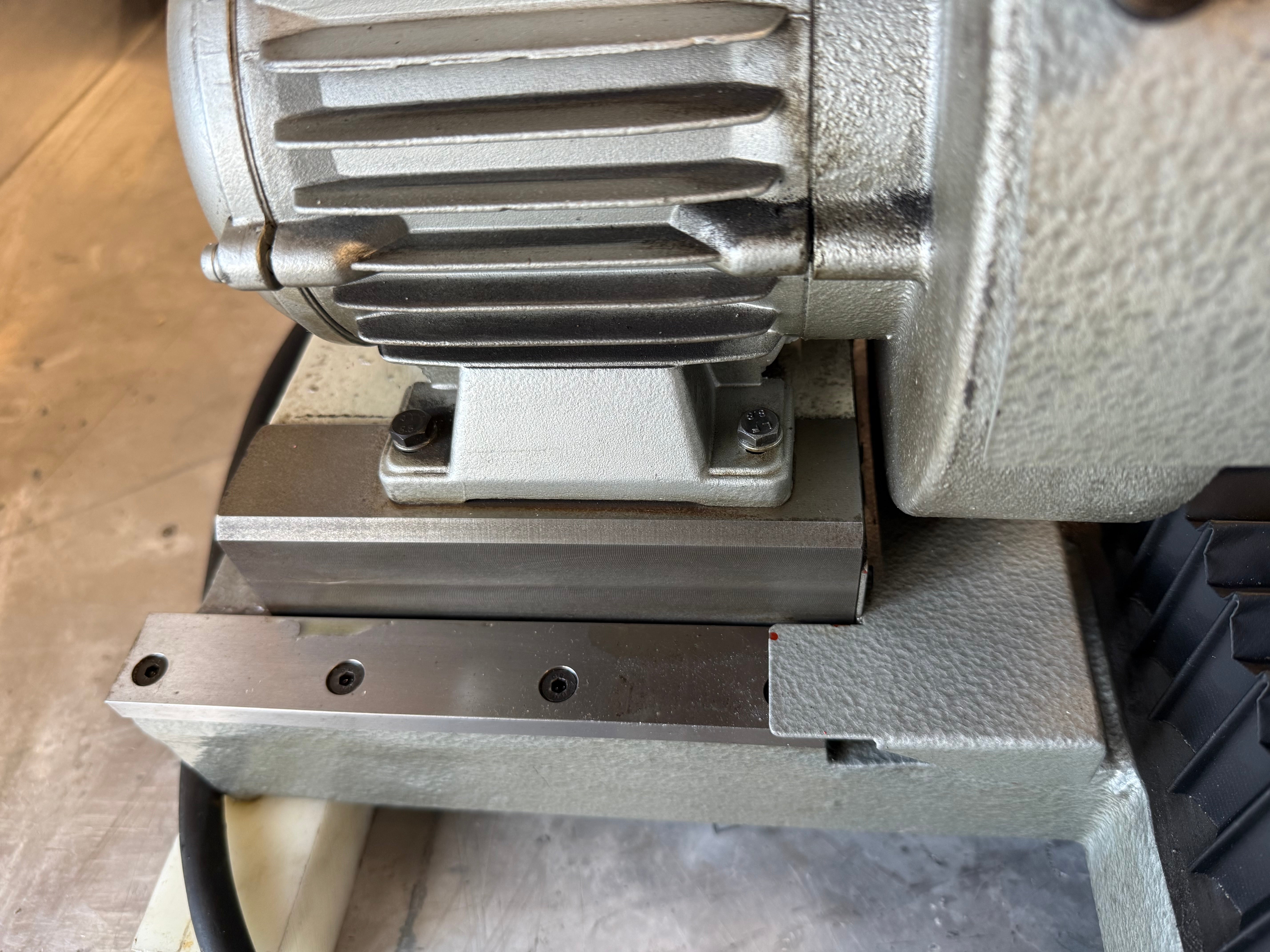 AMC-SCHOU CRG100 Cap and Rod grinding machine occasion