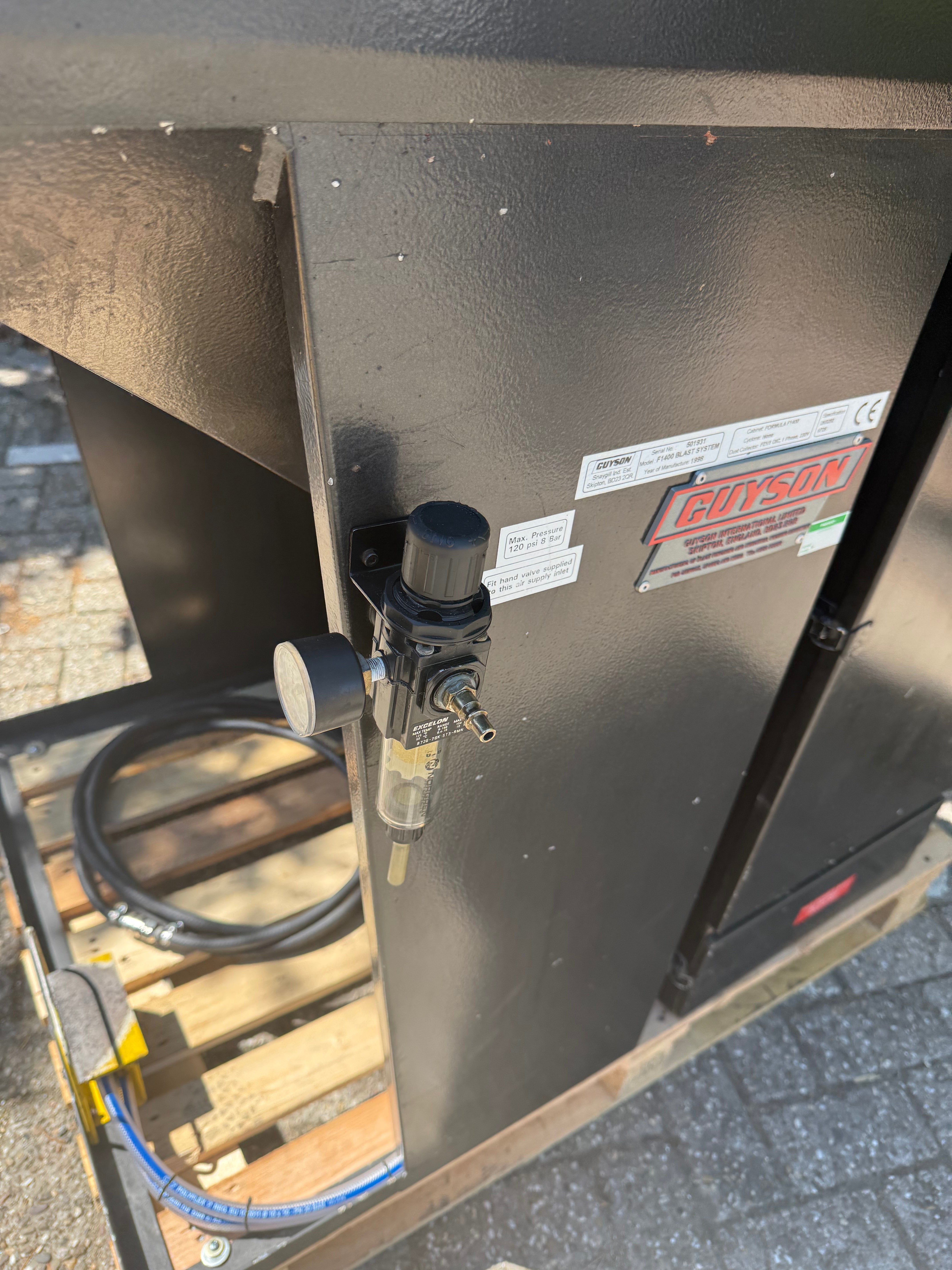 Guyson F1400 Injector blastcabinet with vacuum cleaner