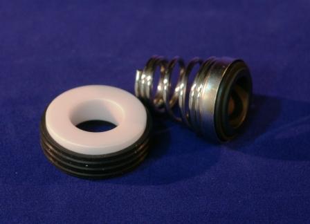 Seal 14mm carbon nitrile with external spring for pump